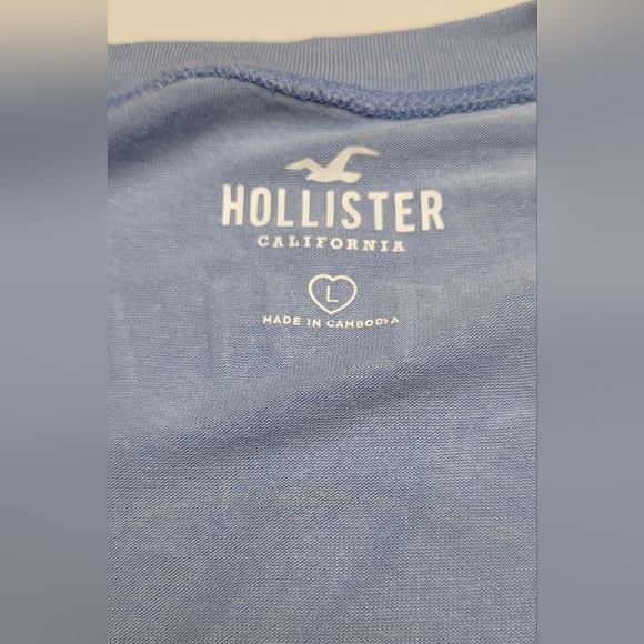 Hollister Graphic Tee - Picture 5 of 6